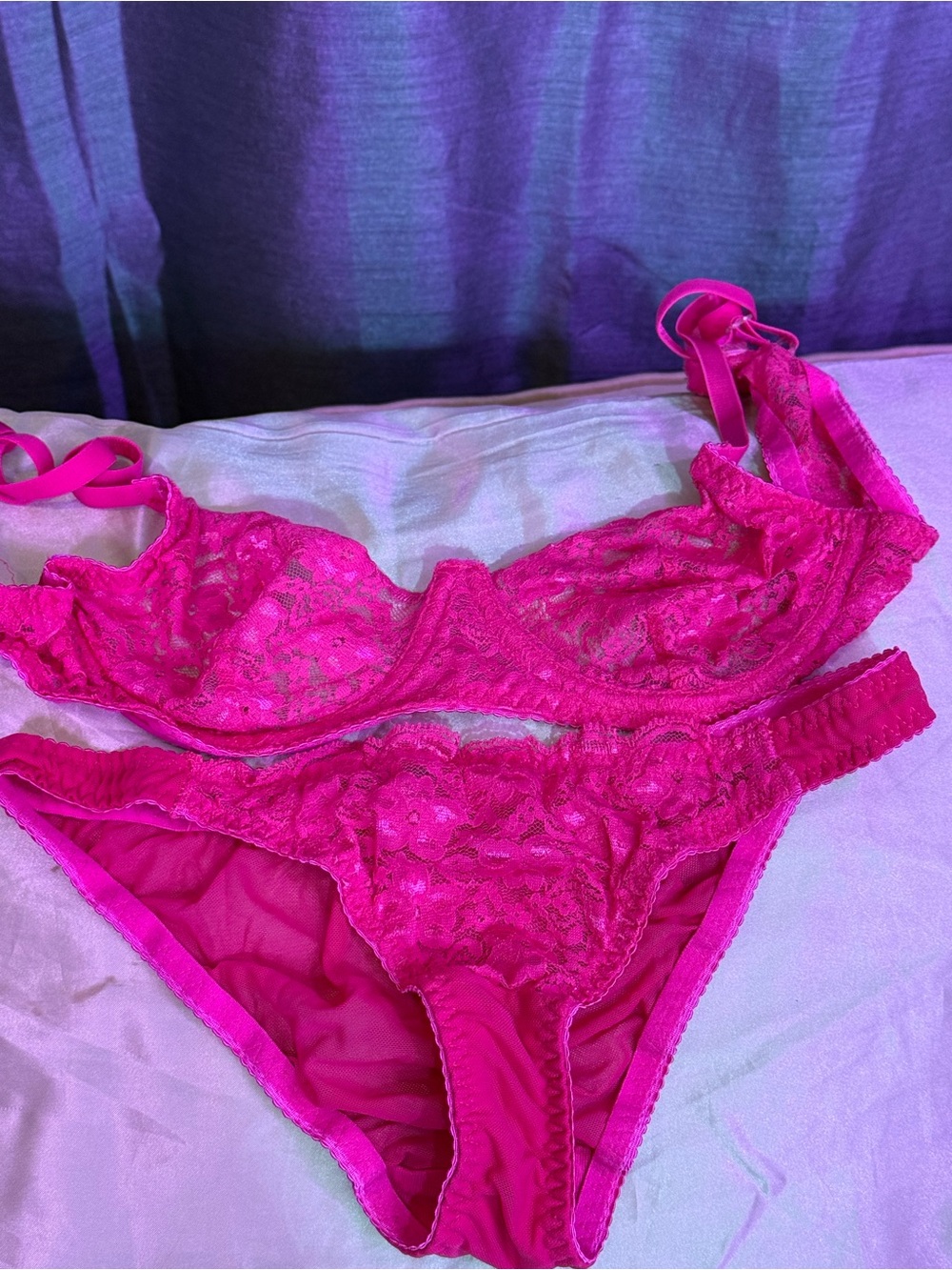 Lace Underwire Bra and Bikini Set - Vibrant Pink